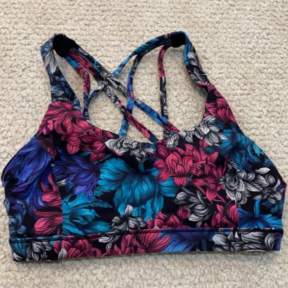Lululemon sports bra